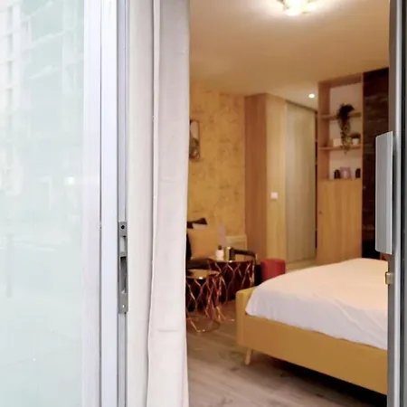 Modern Studio- Francois Mitterand Library Apartment *