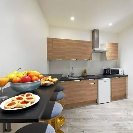 Modern Studio- Francois Mitterand Library Apartment